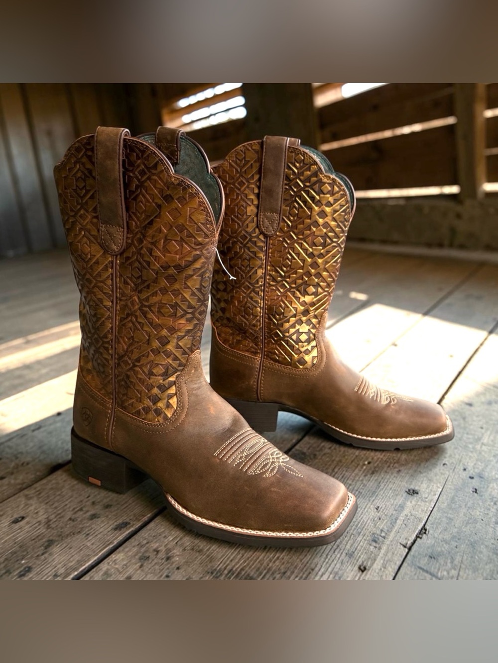 Ariat Women's Round Up Western Performance Boots - Broad Square Toe Size 9